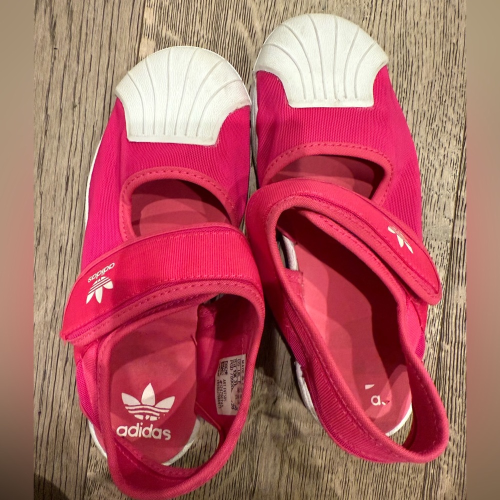 Girls Adidas superstar 360